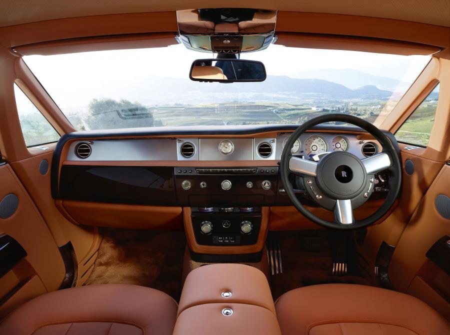  Rolls-Royce Phantom Coupe 2012 года  (фото 21 из 34)